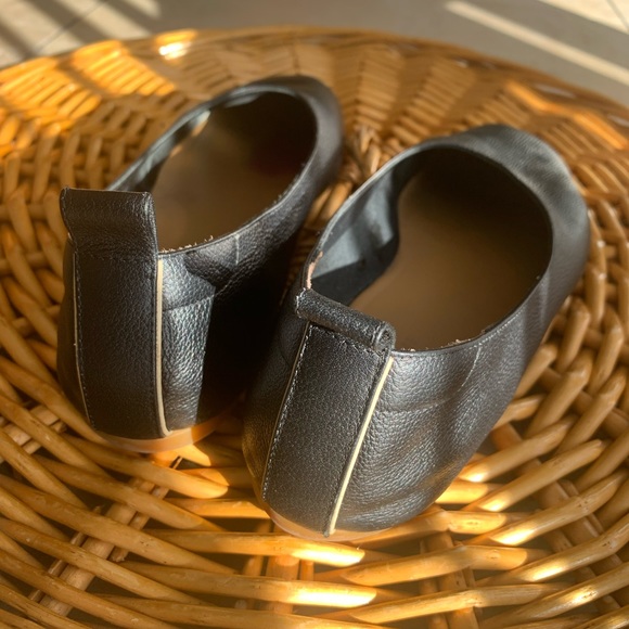 Size 8.5 Everlane Italian Leather Day Glove in Black. Gently worn. - Picture 4 of 8